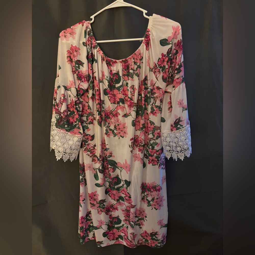 Pretty Mini Dress/Tunic Top with Lace New With Tags